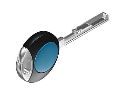 Nyckel i ett elektromekaniskt låssystem från iLOQ.