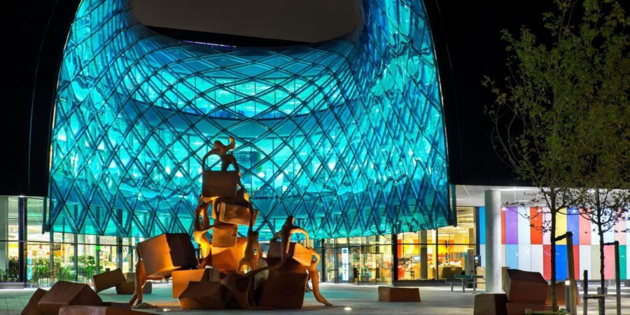 Emporia skulptur natt